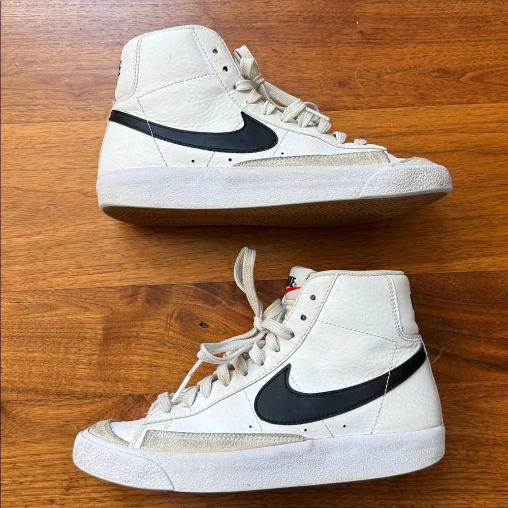 Nike Youth Blazer Mid ‘77 Size 5